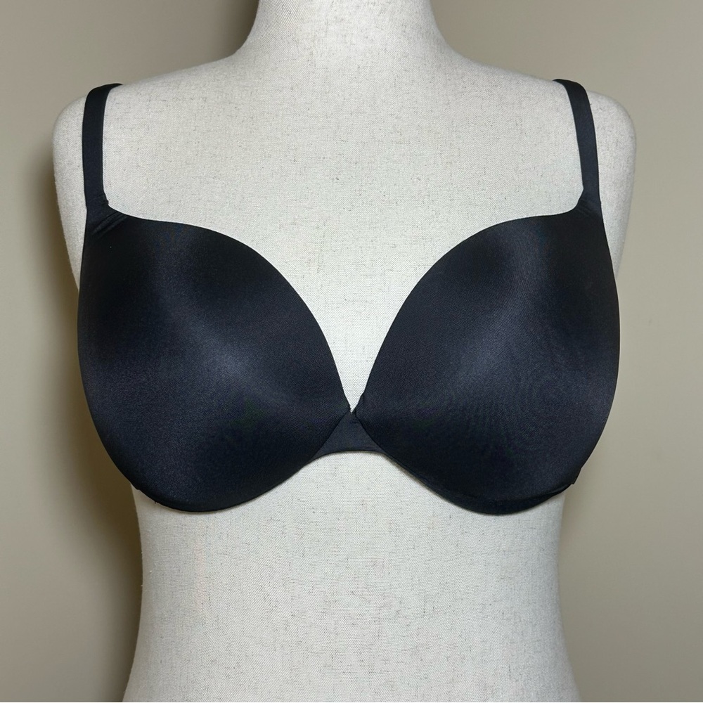SKIMS Black Seamless Molded T-Shirt Bra